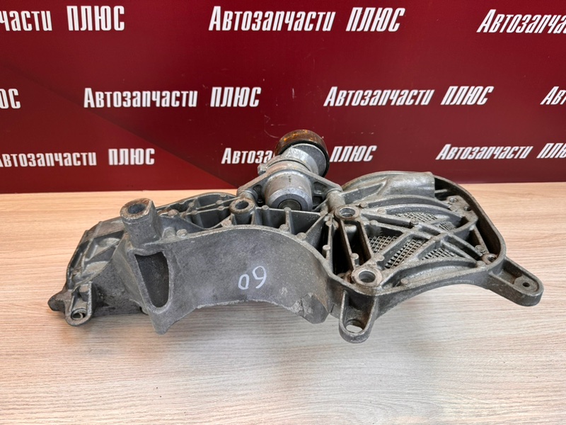 Кронштейн генератора