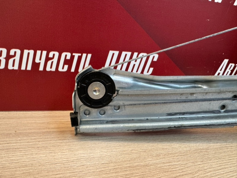 Стеклоподъемник    двери