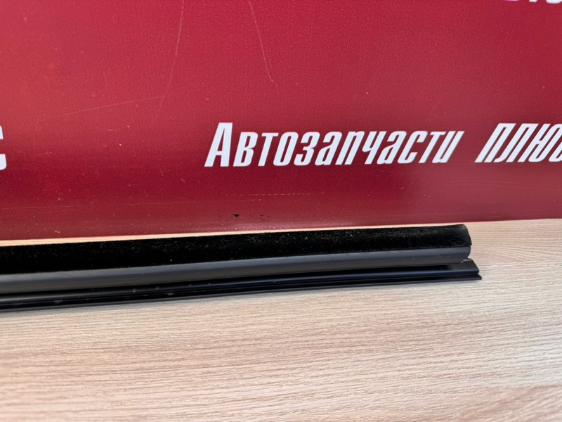 Уплотнитель стекла двери внутренний