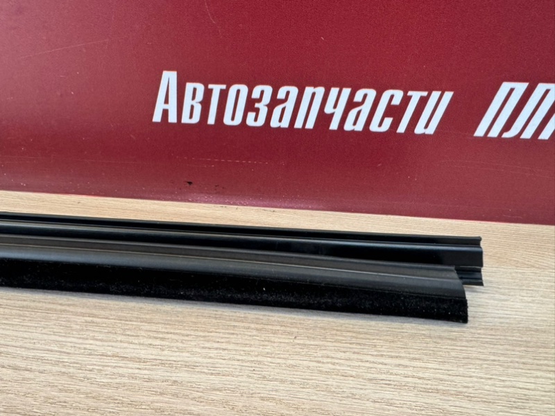 Уплотнитель стекла двери внутренний