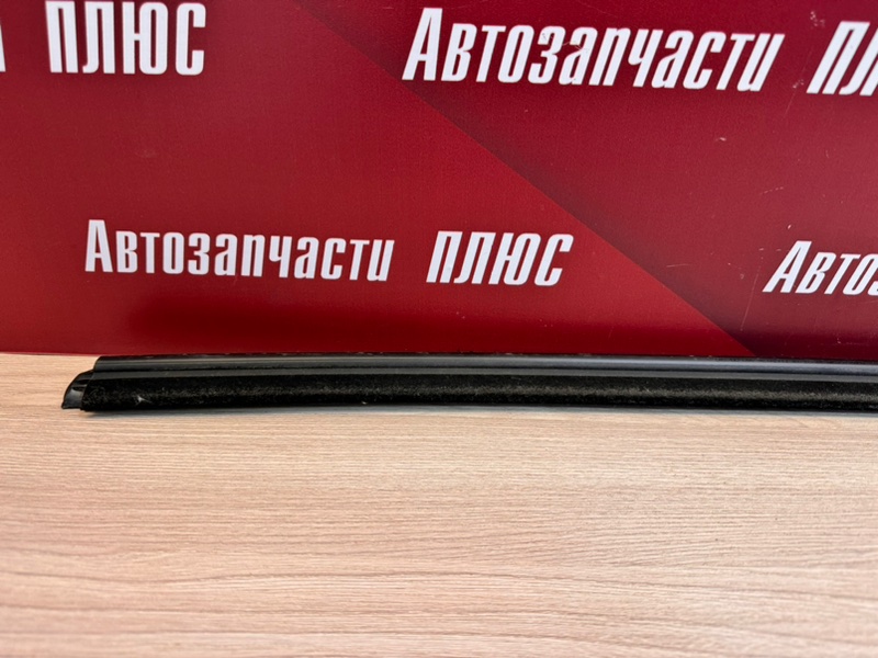 Уплотнитель стекла двери внешний