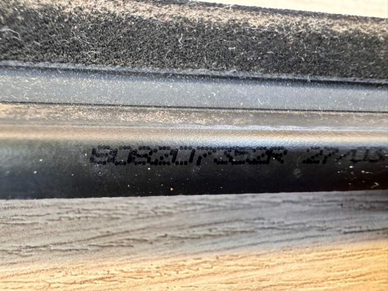 Уплотнитель стекла двери внешний