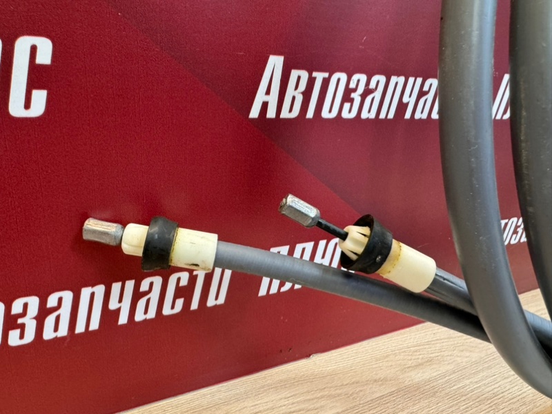 Трос стояночного тормоза