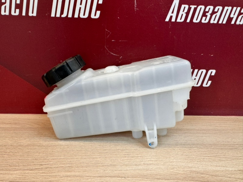 Бачок главного тормозного цилиндра