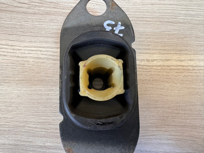 Опора двигателя