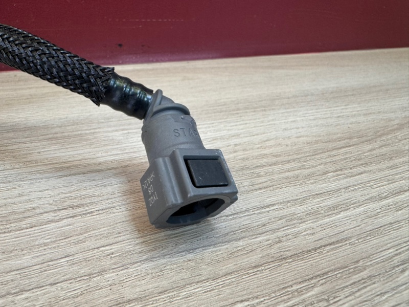 Трубка топливная