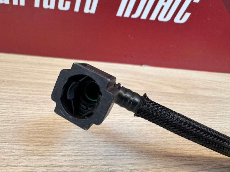 Трубка топливная