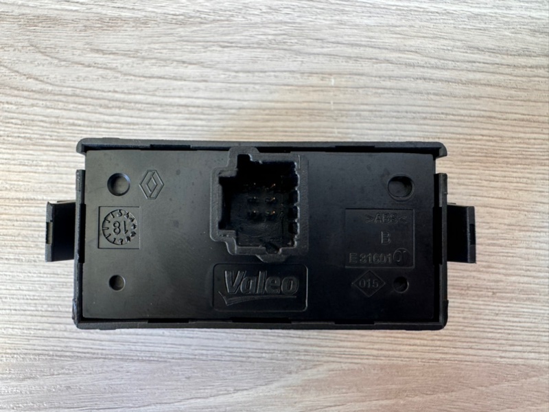 Кнопка аварийной сигнализации