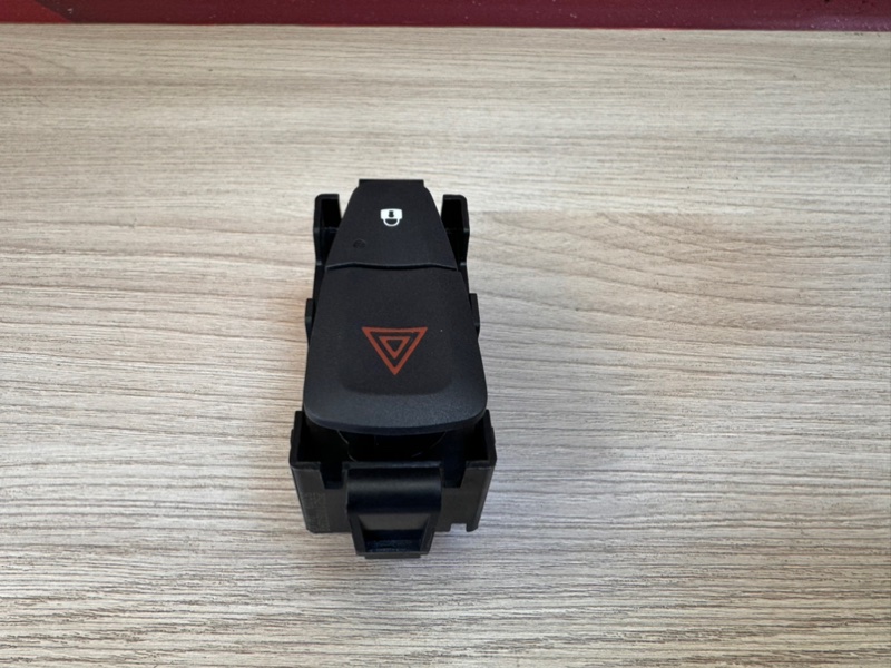 Кнопка аварийной сигнализации