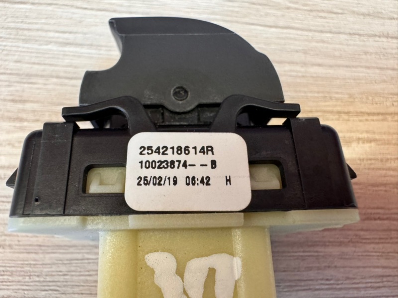 Кнопка стеклоподъемника