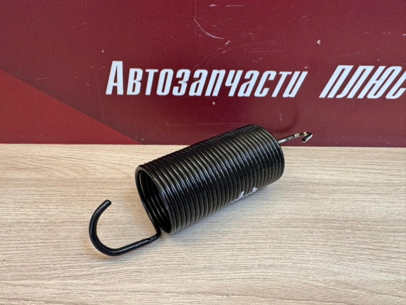Пружина крышки багажника