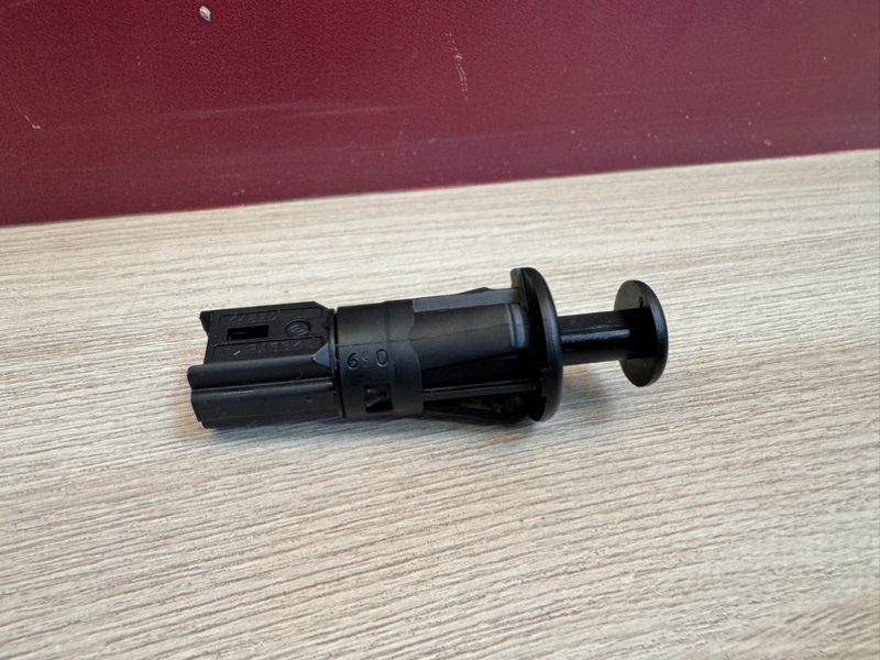 Концевик двери багажника