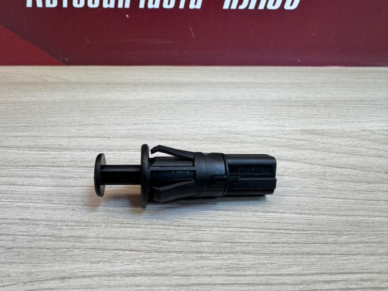 Концевик двери багажника