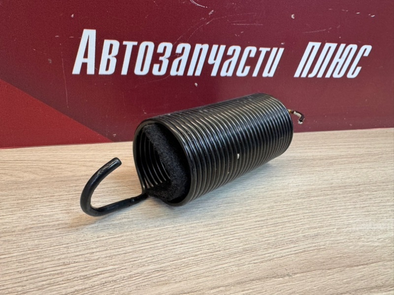Пружина крышки багажника