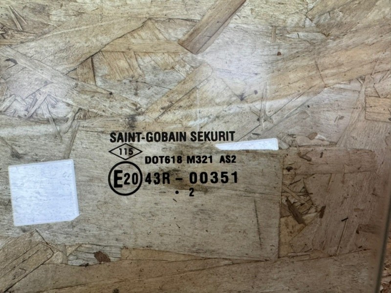 Стекло      двери