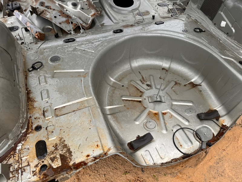 Ниша запасного колеса