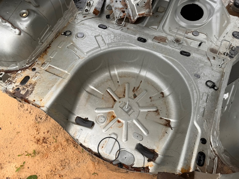 Ниша запасного колеса