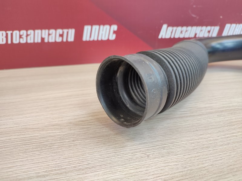 Патрубок воздушного фильтра