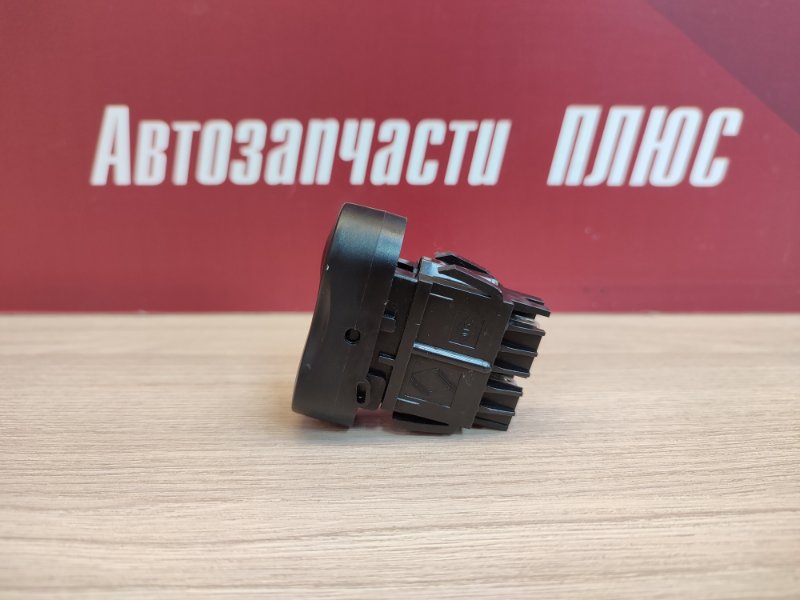 Кнопка обогрева заднего стекла