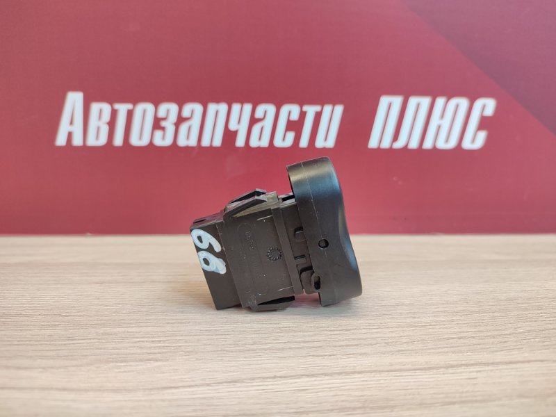 Кнопка обогрева заднего стекла