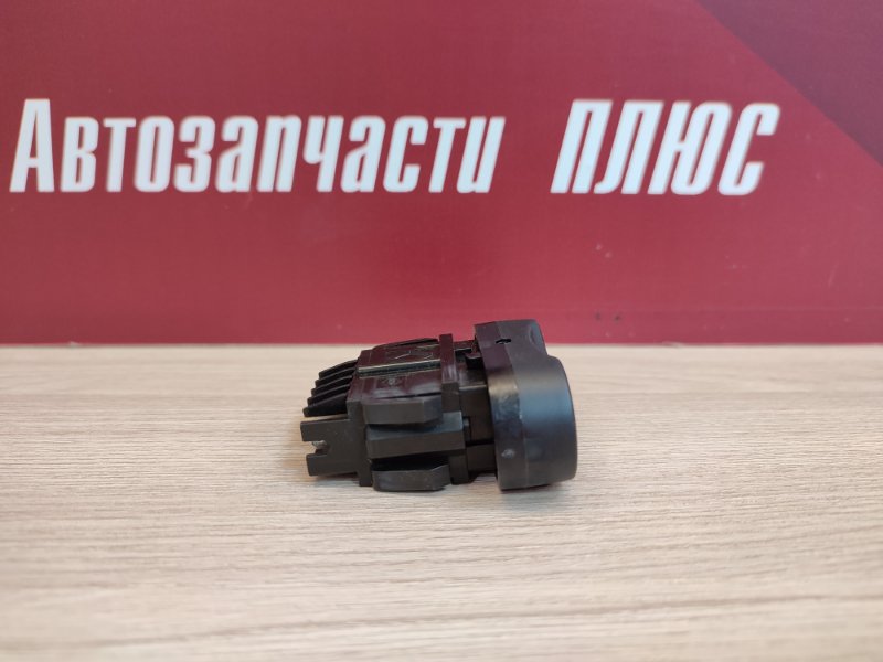 Кнопка блокировки дверей