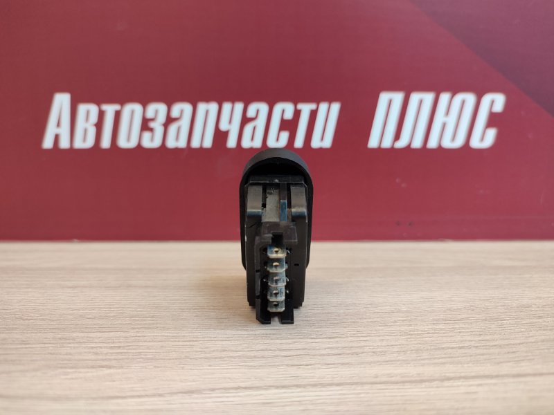 Кнопка стеклоподъемника