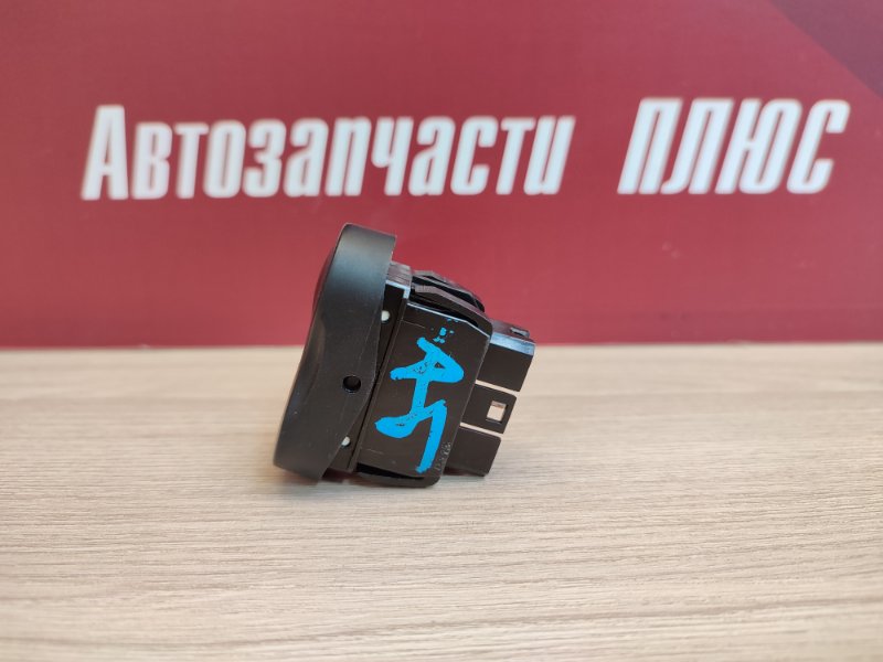 Кнопка стеклоподъемника