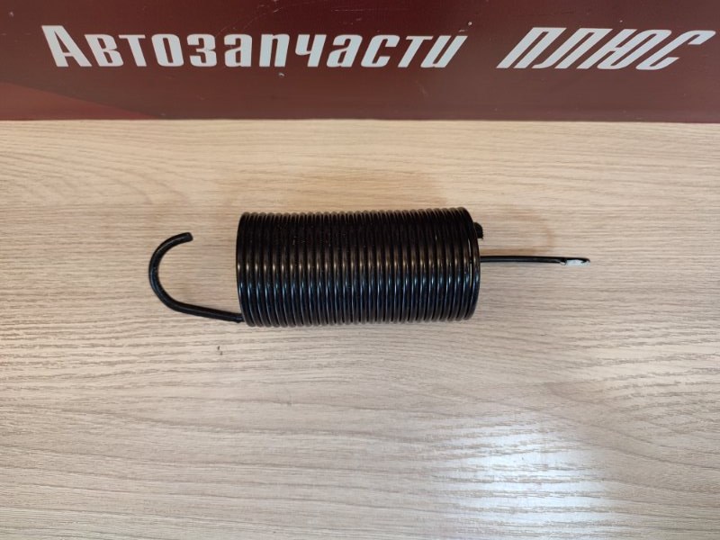 Пружина крышки багажника