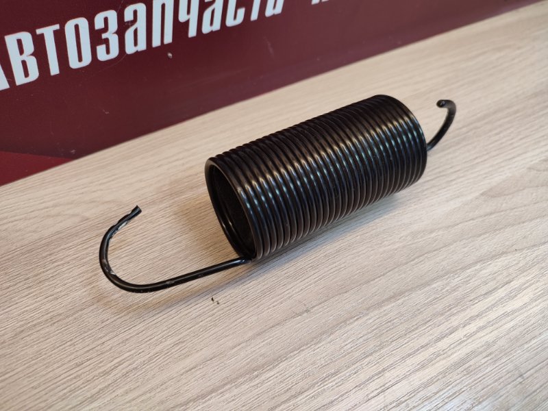 Пружина крышки багажника