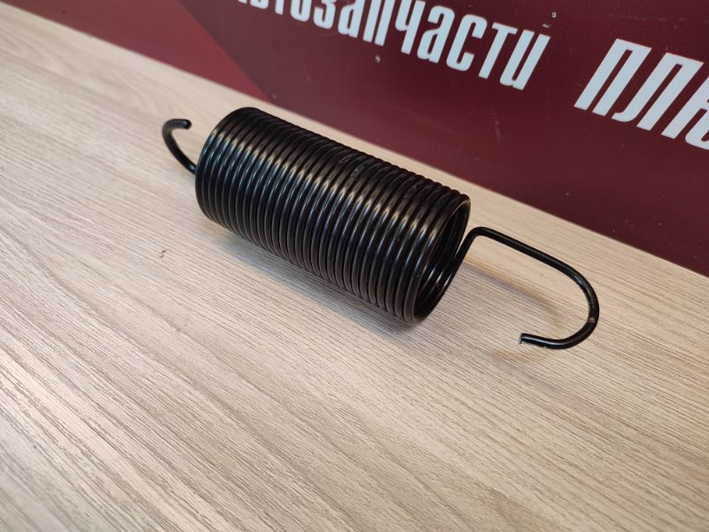 Пружина крышки багажника