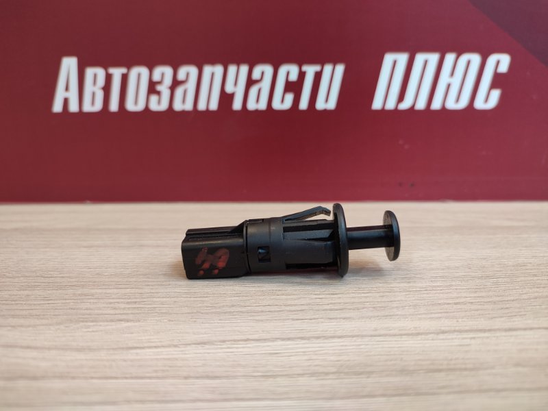 Концевик двери багажника