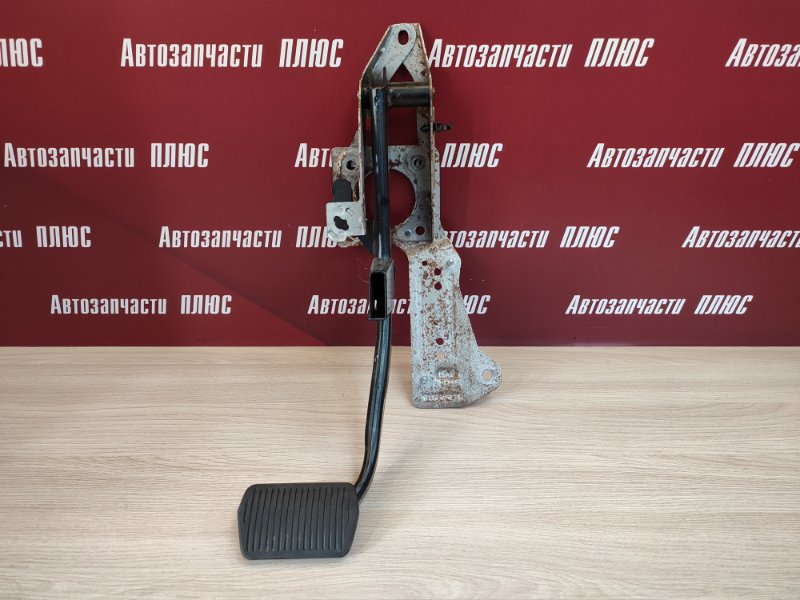 Педаль тормоза