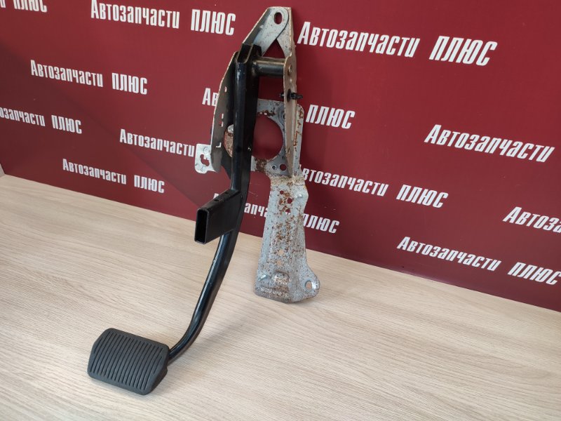 Педаль тормоза