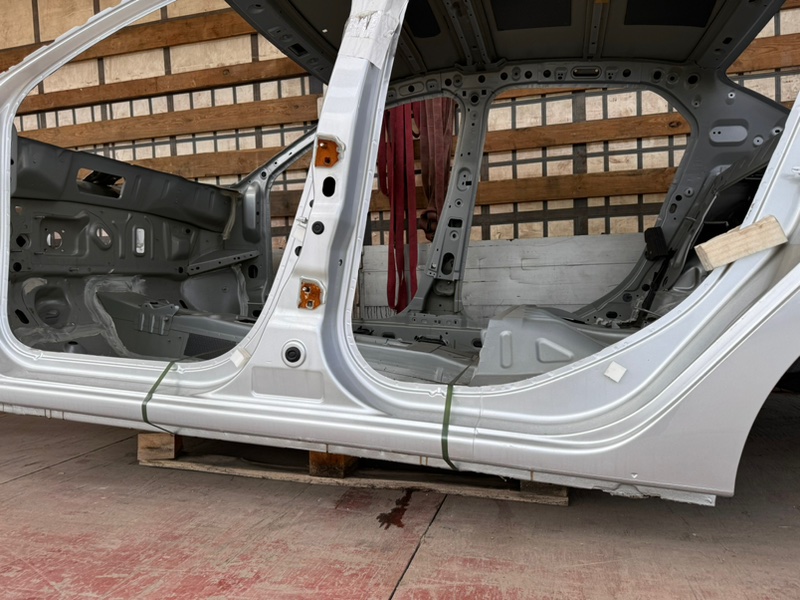 средняя стойка