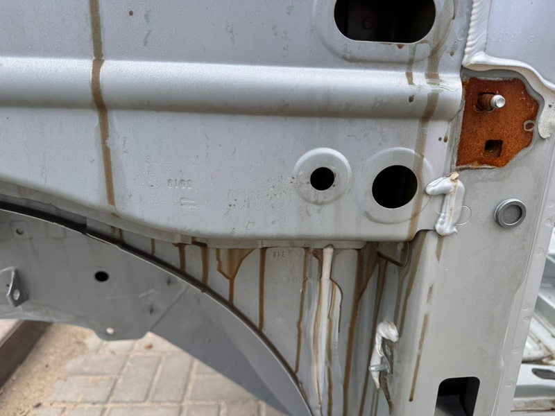 Передняя часть кузова