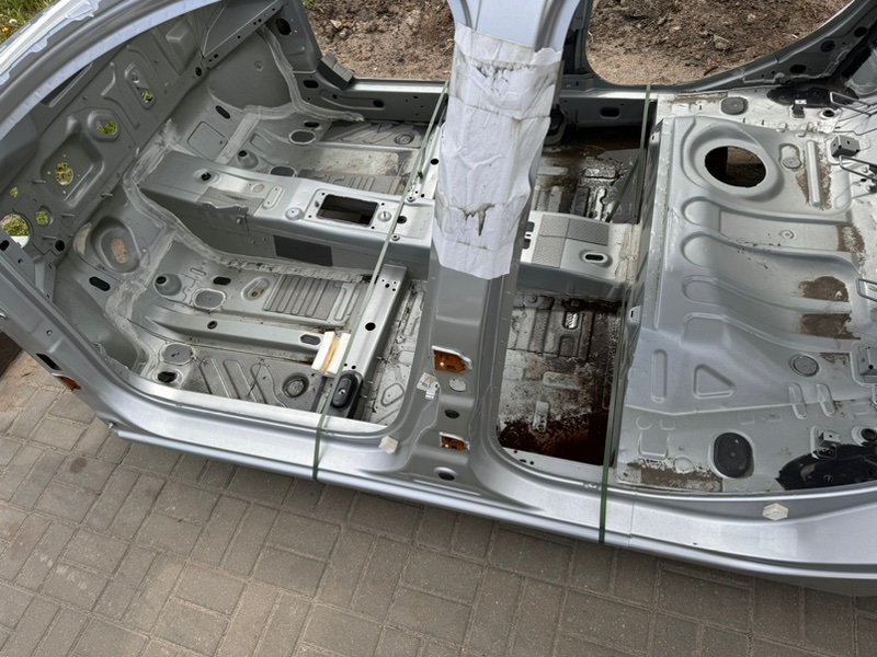 средняя стойка