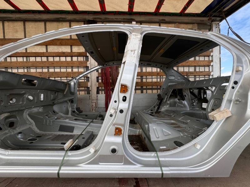 средняя стойка