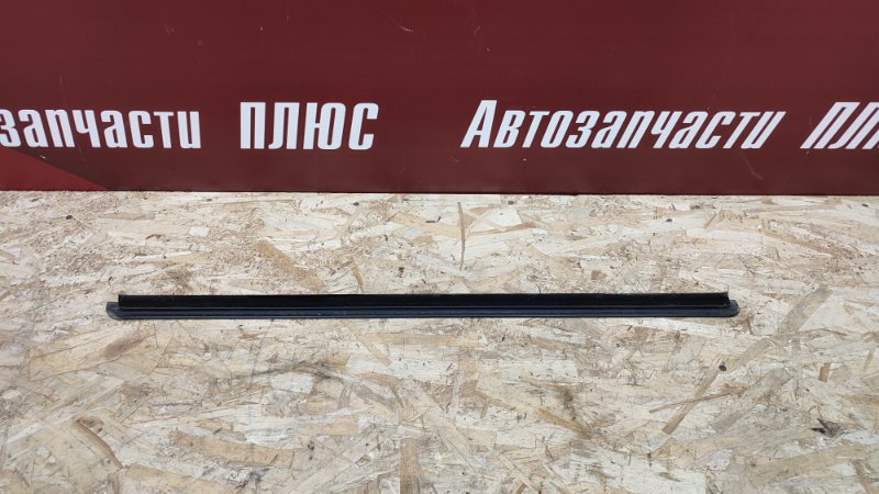 Уплотнитель стекла двери внешний