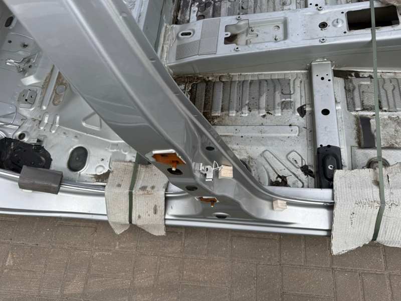 средняя стойка