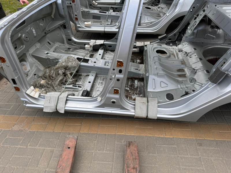 средняя стойка