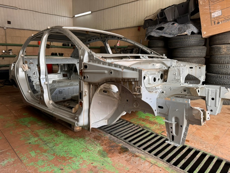 Передняя часть кузова