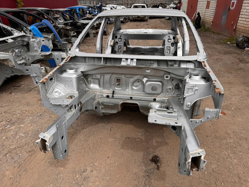 Передняя часть кузова