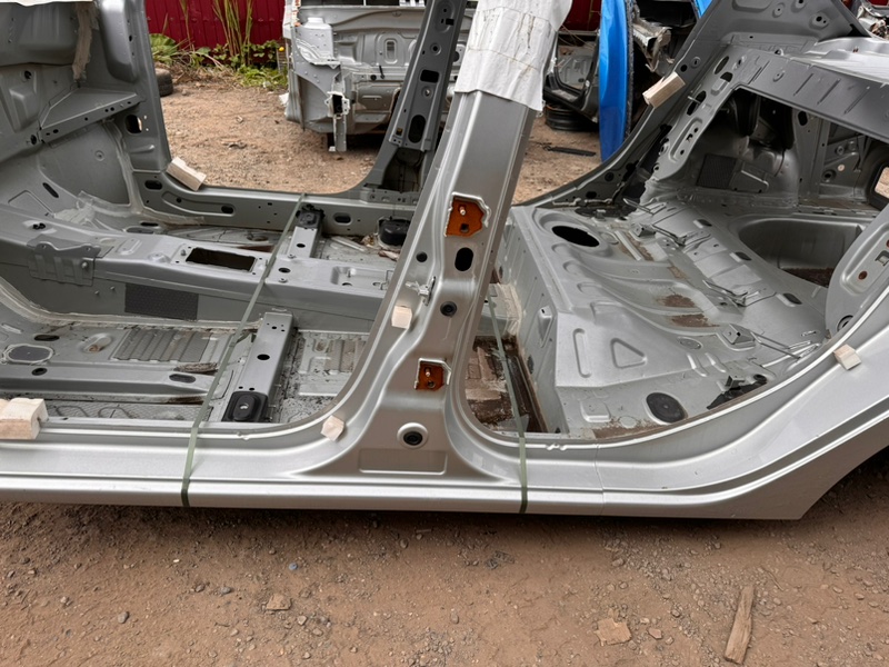 средняя стойка