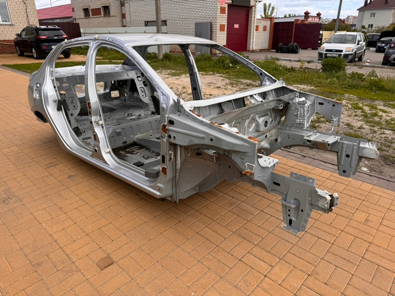 Передняя часть кузова