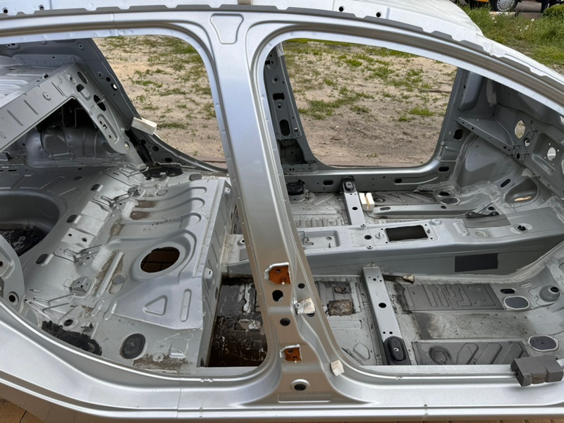 средняя стойка