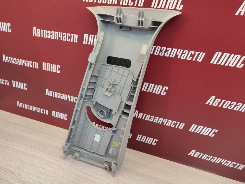 Обшивка средней стойки