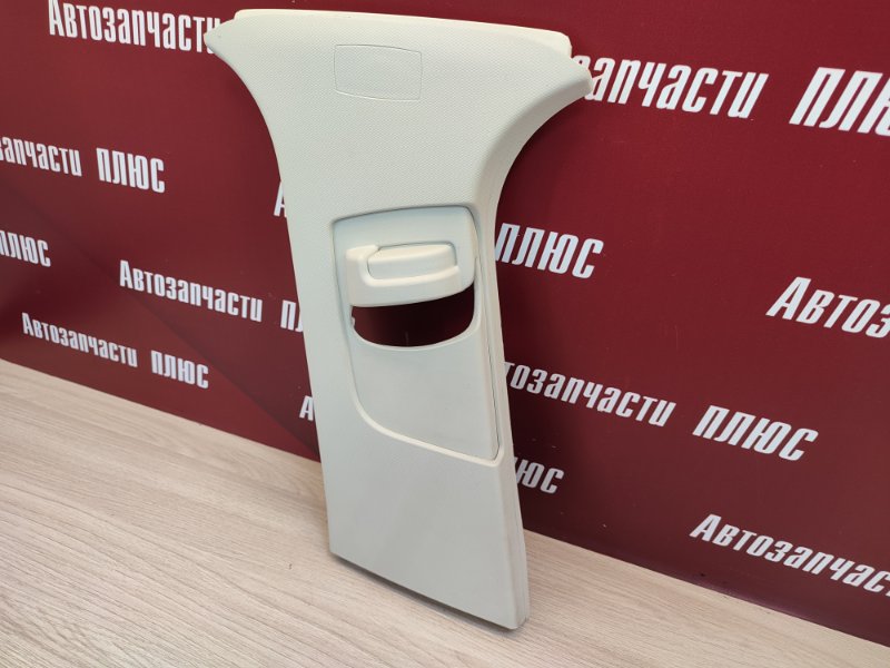 Обшивка средней стойки