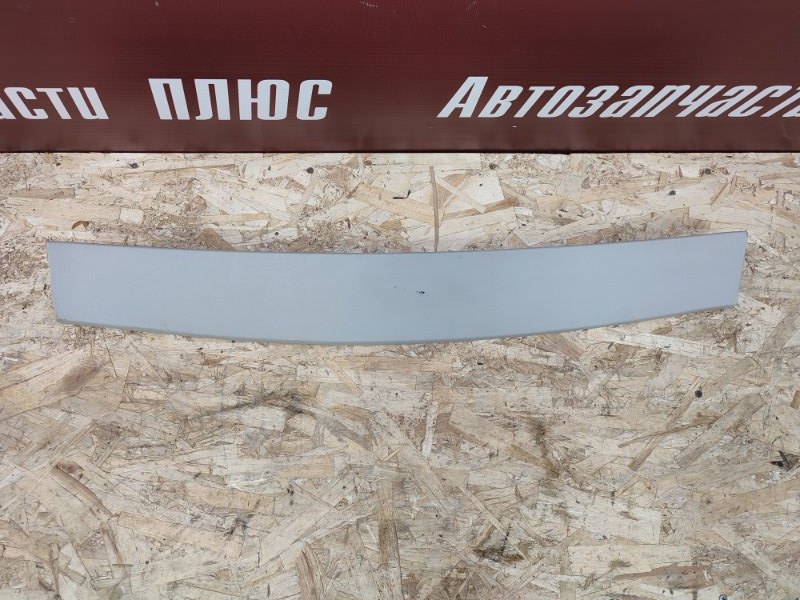 Обшивка двери багажника