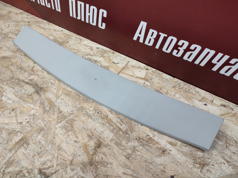 Обшивка двери багажника