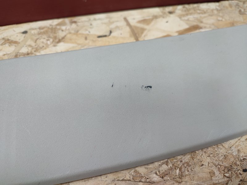 Обшивка двери багажника